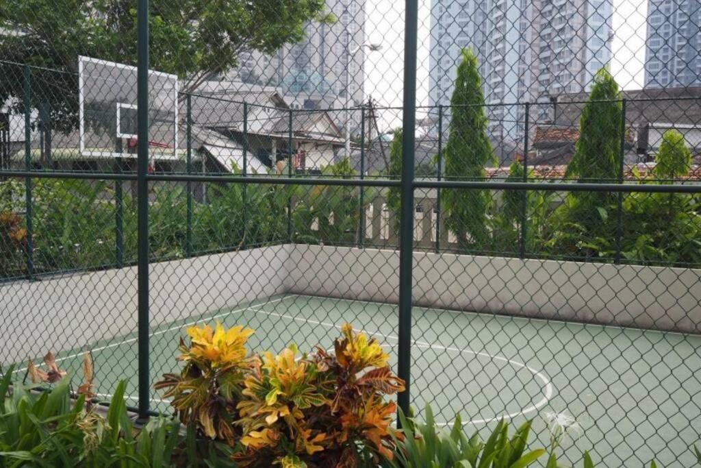 1 Bedroom Apartment Near Central Park Mall Джакарта Экстерьер фото